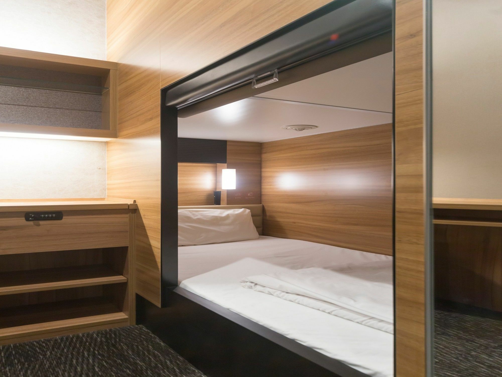 Global Cabin Tokyo Suidobashi Екстериор снимка